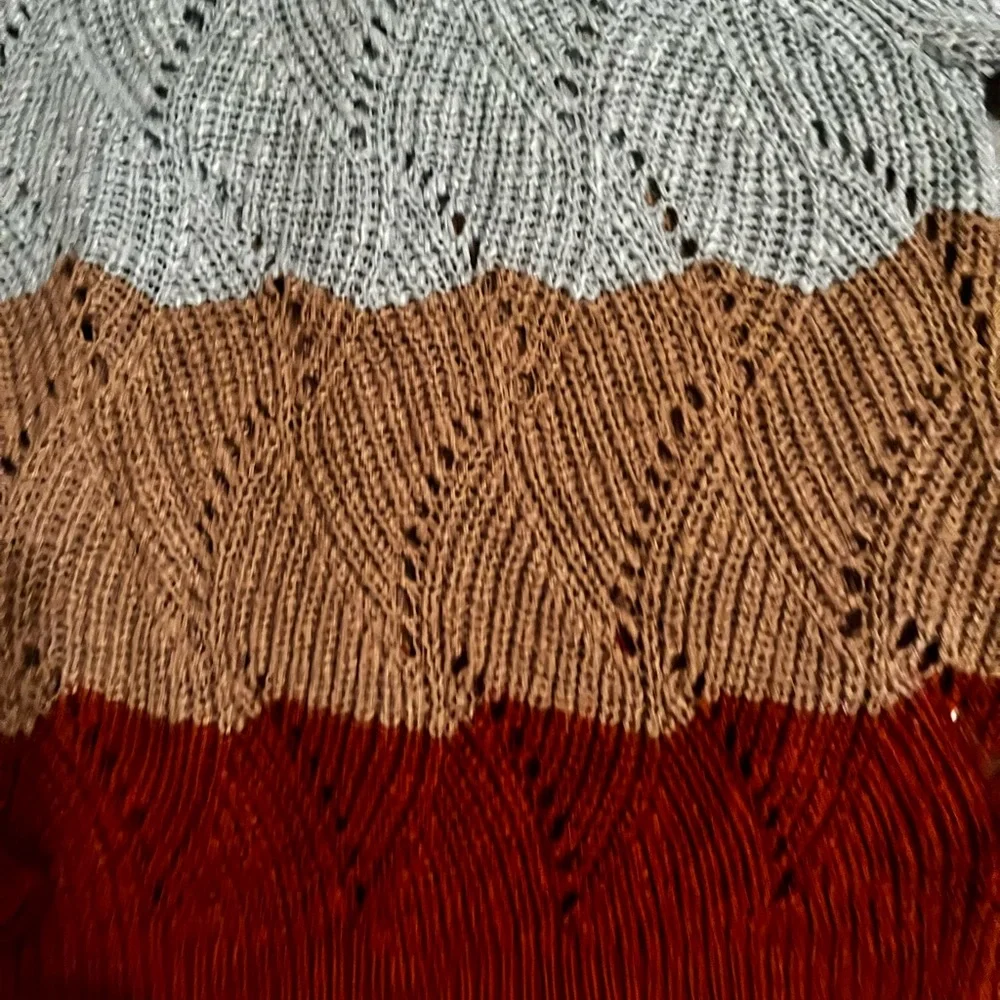 ALMOST FAMOUS~ LAYERING MULTI SWEATER~L - Picture 5 of 8